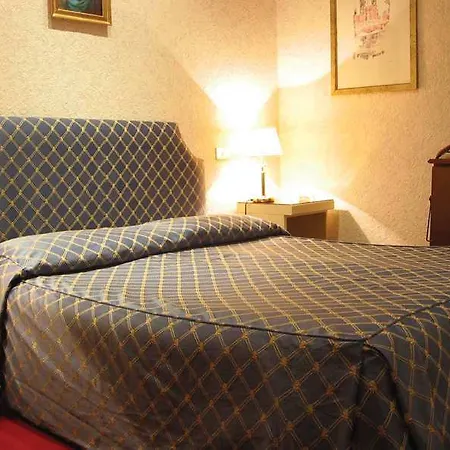 Gh San Giusto Otel 3*