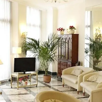 Gh San Giusto מלון 3*