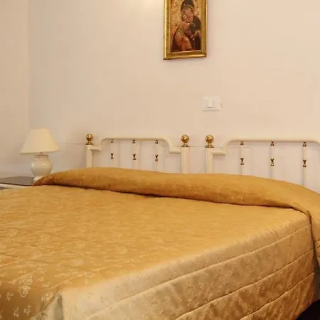 Gh San Giusto Ξενοδοχείο 3*