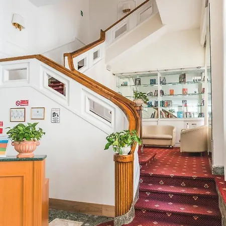 Gh San Giusto Hotel 3*