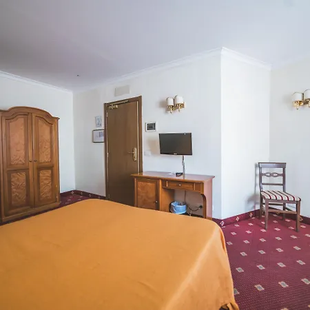 Gh San Giusto Hotell 3*