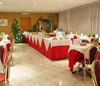 فندق Gh San Giusto 3*