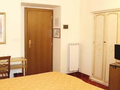 فندق Gh San Giusto 3*